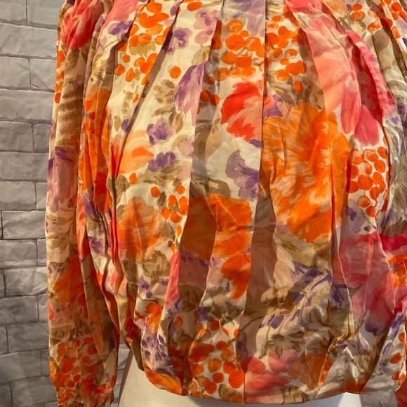 “ZARA” ORANGE FLORAL Crop Top. - Picture 3 of 15
